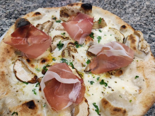 Pizzeria Testa O Croce Di Bordignon Giampietro C. À l'intérieur