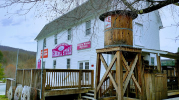 Ohiopyle Old Mill General Store outside