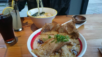 Kinton Ramen food