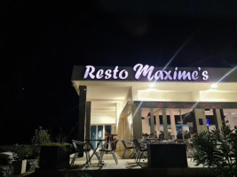 Resto Maxime's food