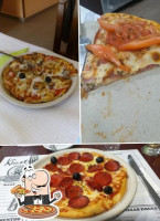 La Nostra Pizeria food