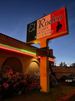 El Rodeo outside