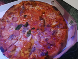 Gusto Pizza Di Dhaou Saief food