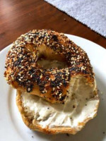 Puddletown Bagels food