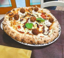 Pizzeria Panico food