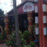 Uncle Lobo's Dentro