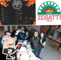 Zesatti Pizza food