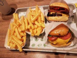 Shake Shack Downtown Los Angeles food