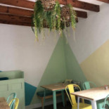 Poke Beach Dentro