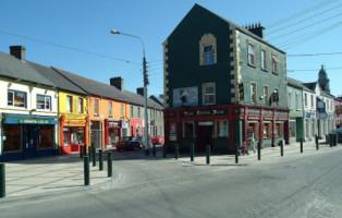 Roy's Longford outside