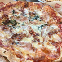 Mod Pizza food