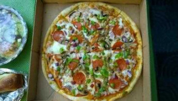 Romeo's Pizza food