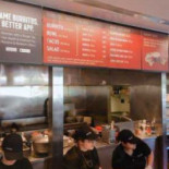 Chipotle Mexican Grill Dentro