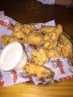 Hooters Fox Valley food