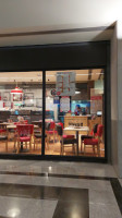 Pizza Hut Braganca Shopping inside