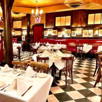 Minetta Tavern inside