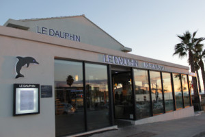 Le Bistro Du Dauphin outside