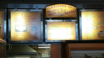 Freshy Fresh Bagels food