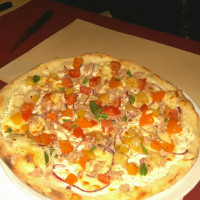 Pizza Marsala food