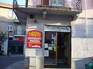 Paradise Pizzeria outside