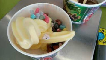 Menchie's Frozen Yogurt food