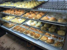 Chiu Quon Bakery food