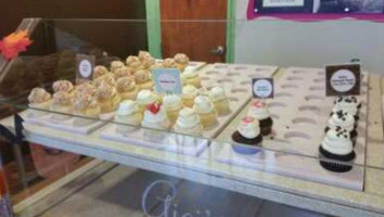 Gigi's Cupcakes food