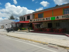 La Oveja Barbacoa Y Carnitas inside