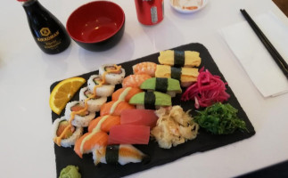 Sushi food