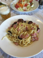 La Gondola food