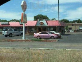 Dairy Queen outside