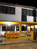 Taqueria El Arabe outside