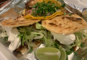 El Trompo Taco Shop food