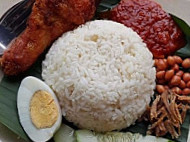 Nasi Lemak Kukus Cho'ee food