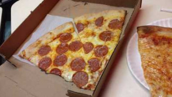 Pina's Pizza food