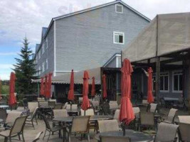 The Edgewater Dining Room inside