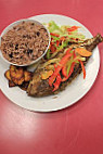 Reggie's Carribean Cuisine food