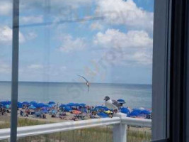 The Greene Turtle Rehoboth Beach outside