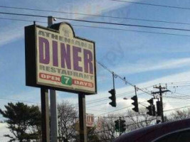 Athenian Diner outside