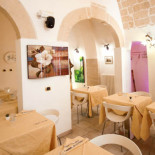 Al Borgo Saraceno inside