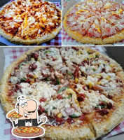 Piramide's Pizza food