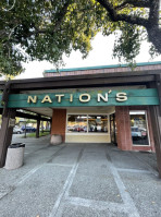 Nation's Giant Hamburgers outside