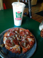 Round Table Pizza food