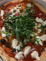 Persil Pizz Le Chalet food