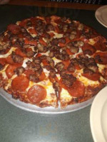 Round Table Pizza food