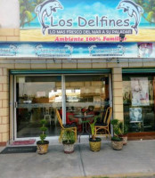 Los Delfines Restaurate inside