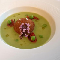 Le Clos Aux Roses food