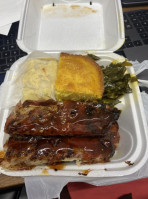 Off Tha Bone Bbq food