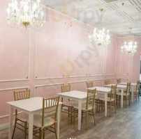 Rose And Blanc Tea Room inside