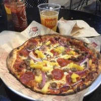 Mod Pizza food